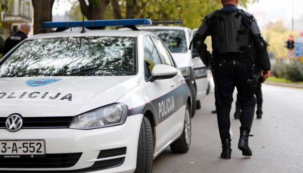 Mostar: Bježao s drogom od policije pa izazvao saobraćajnu nesreću