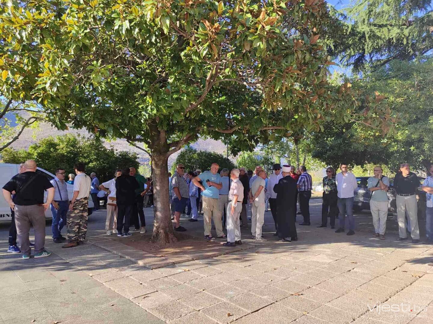 Mostar se okupio kako bi posljednji put ispratio Emira Balića