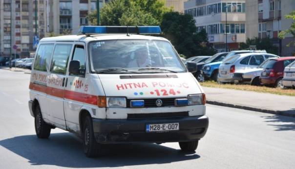 Mostar: U sudaru vozila Hitne pomoći i golfa povrijeđeno više osoba
