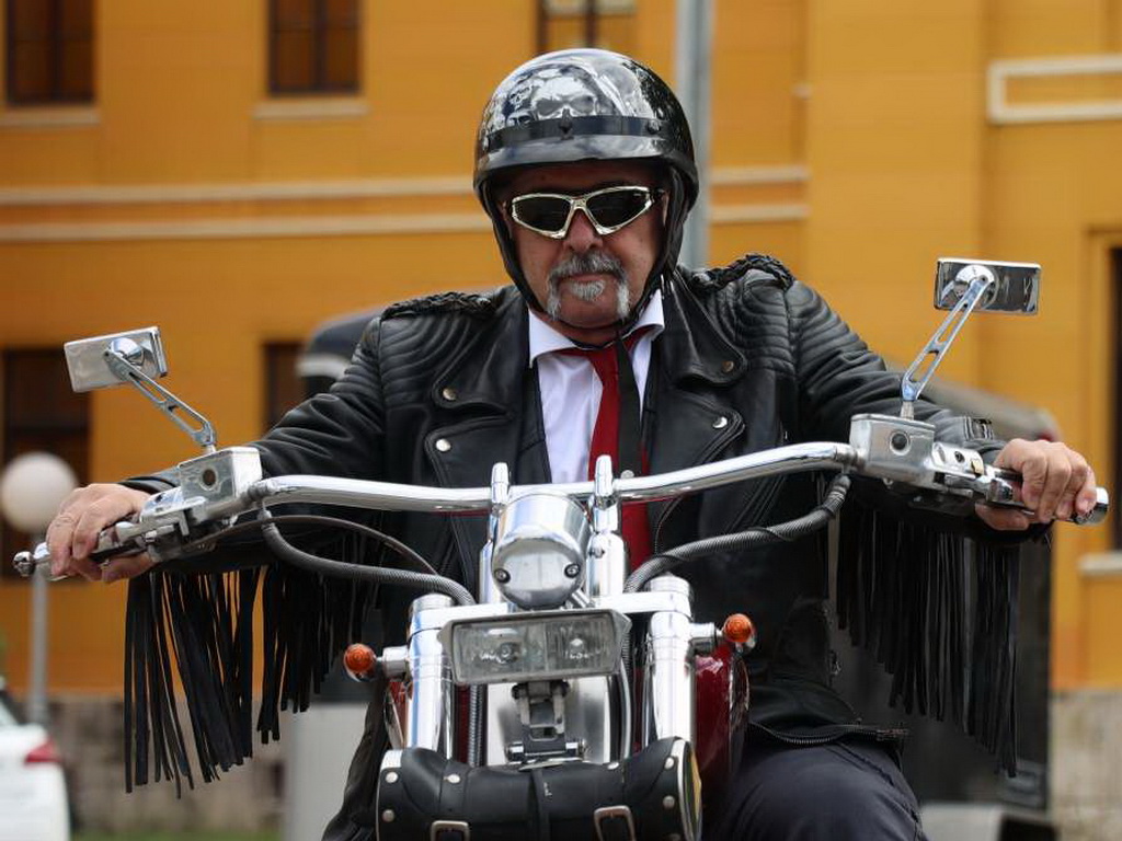 Moto defileom kroz Mostar završena manifestacija "Distinguished Gentleman’s Ride"