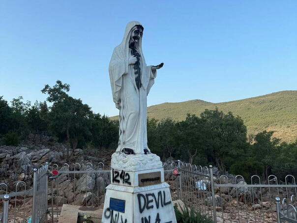 MRV o vandalizmu u Međugorju: Svetinje moraju biti poštovane