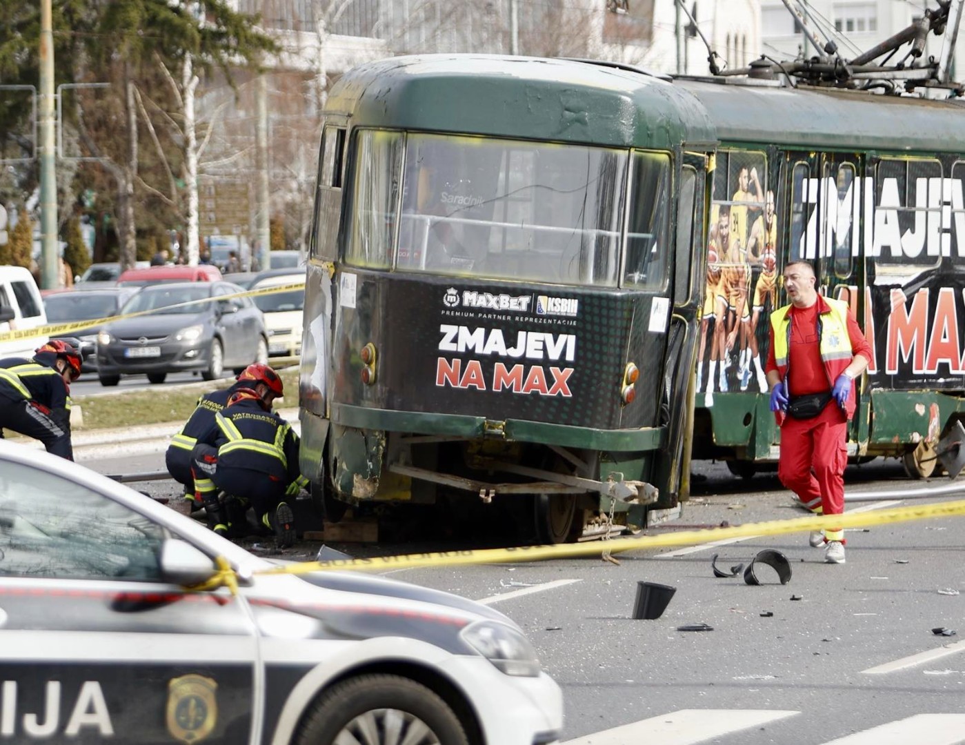 Mučni prizori s mjesta tragedije: Tijelo još ispod tramvaja