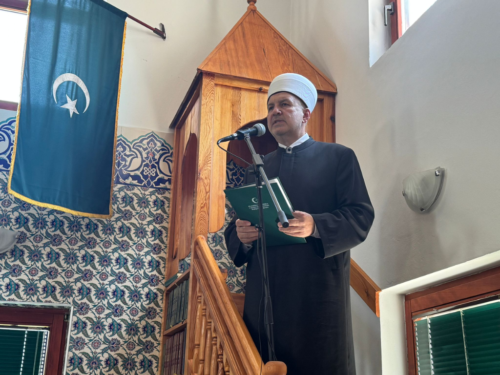 Muftija sarajevski u Tihovićima: Zločini ne smiju biti sakriveni i neistraženi