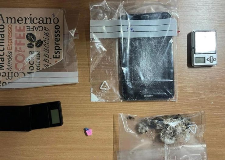 MUP TK: U pretresu pronađena droga i oružje, muškarac uhapšen