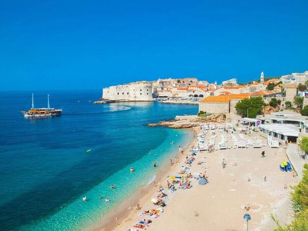 Muškarac na plaži u Dubrovniku pokazivao spolni organ ženama i djeci