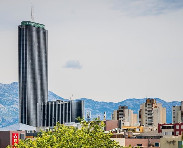 Muškarac skočio s vrha Dalmatia Towera u Splitu