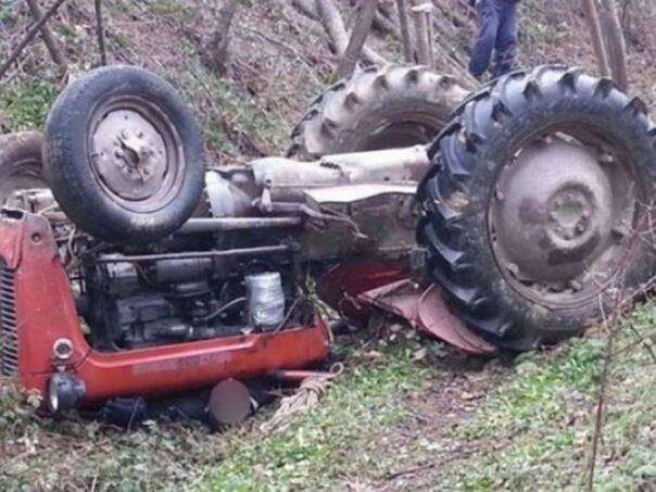 Muškarac u BiH poginuo nakon prevrtanja traktora