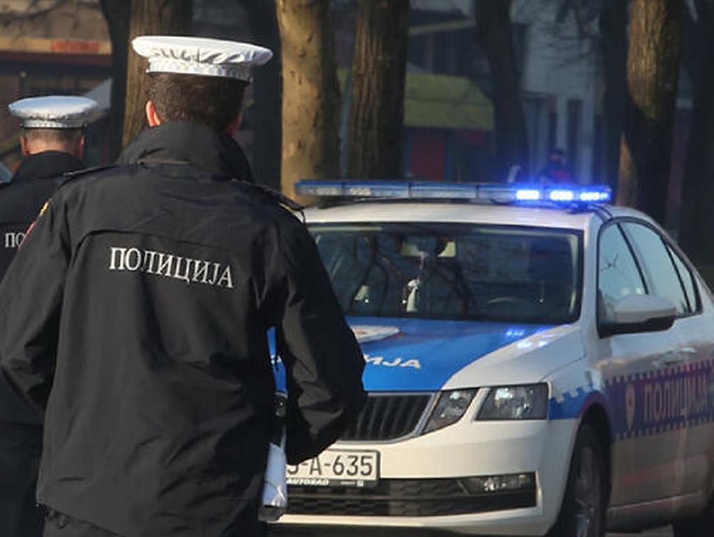 Muškarac u Bratuncu galamio pijan na javnom mjestu, privela ga policija