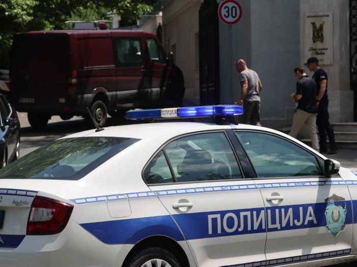 Muškarac ubijen ispred kafića u Novom Sadu