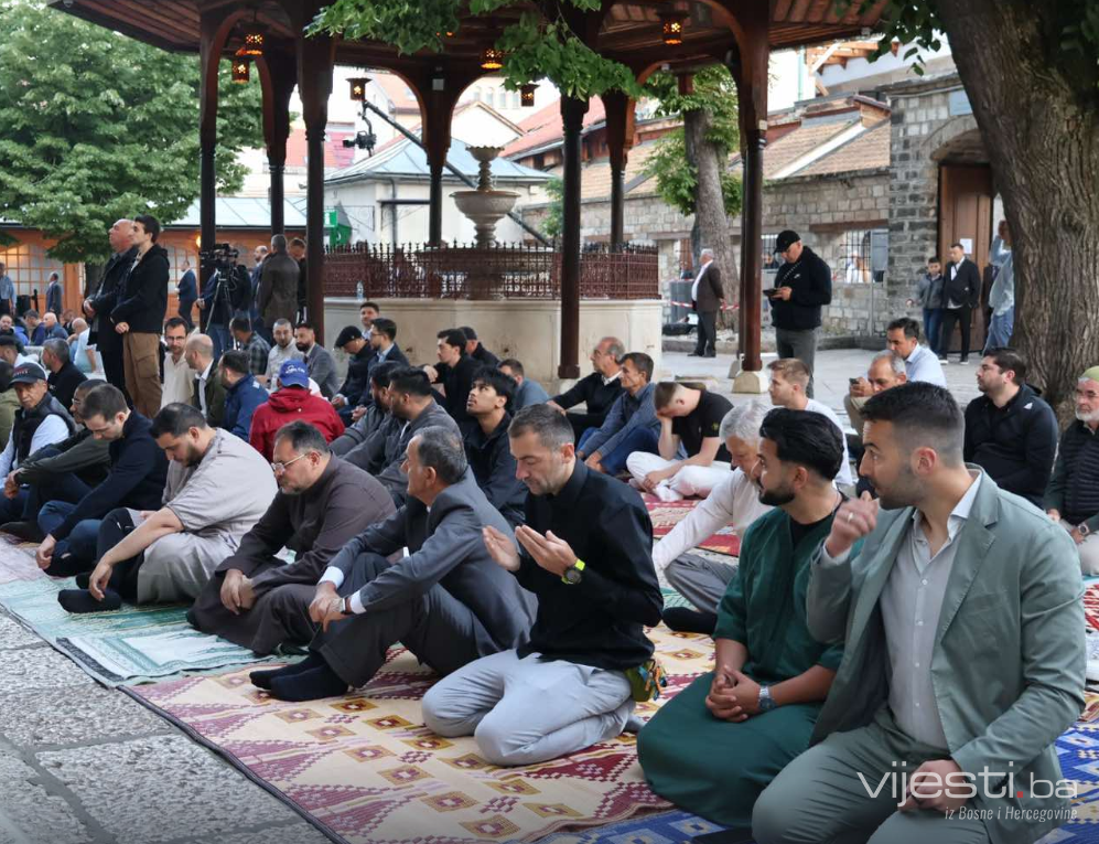 Muslimani dočekuju Kurban-bajram, centralna svečanost u Begovoj džamiji