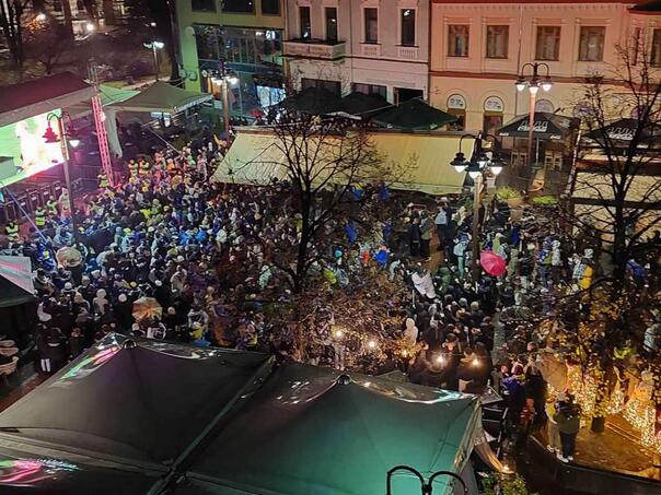 Na brčanskom Trgu mladih više od 3.000 građana pratilo utakmicu Austrija - BiH