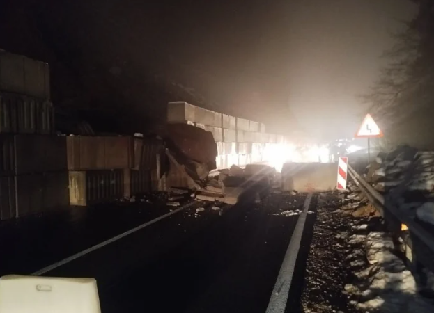 Obrušili se betonski blokovi kod Nišića: Milioni potrošeni, dionica se raspada