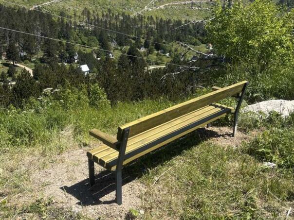 Na izletištima oko Mostara postavljene nove klupe