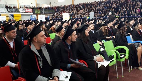 Na mostarskom Univerzitetu 'Džemal Bijedić' promoviran 681 diplomanat