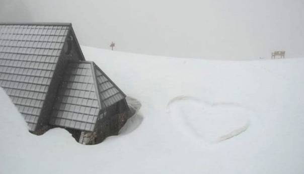 Na planini u Sloveniji palo 70 centimetara snijega