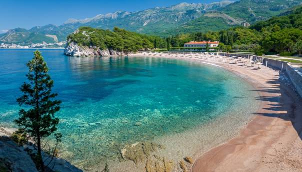 Na plažama u Crnoj Gori uglavnom domaći gosti