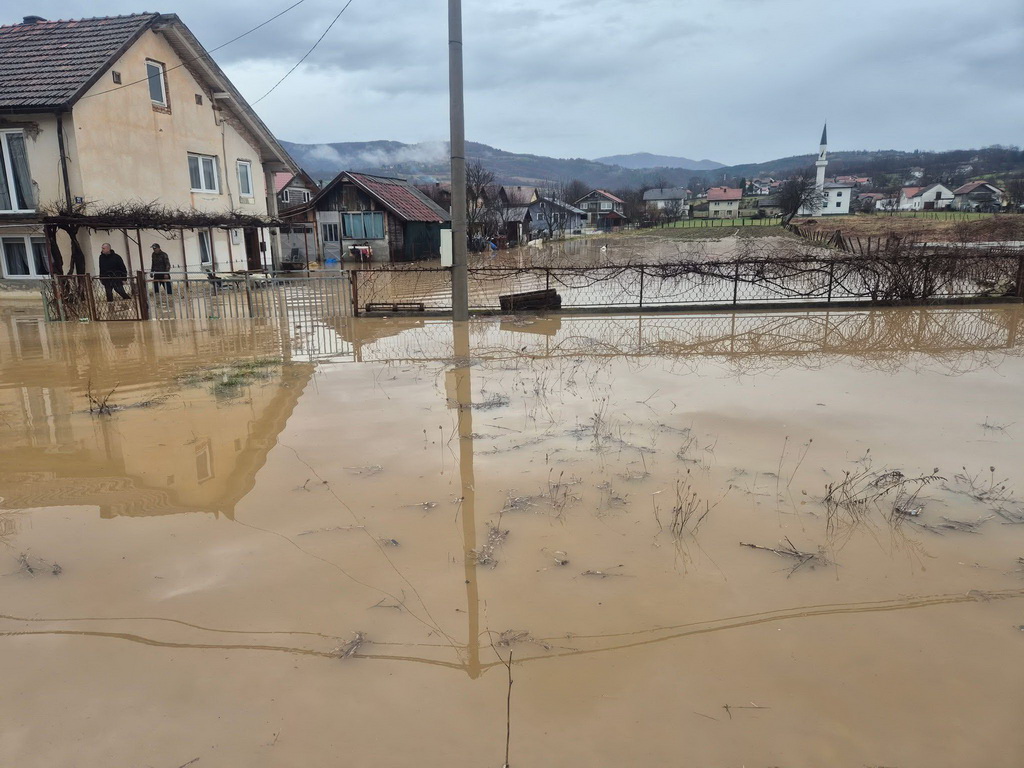 Na području Donjeg Vakufa poplavljeno desetak stambenih i više pomoćnih objekata