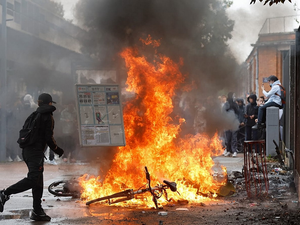 Na protestima francuskih učenika više od 600 privedenih