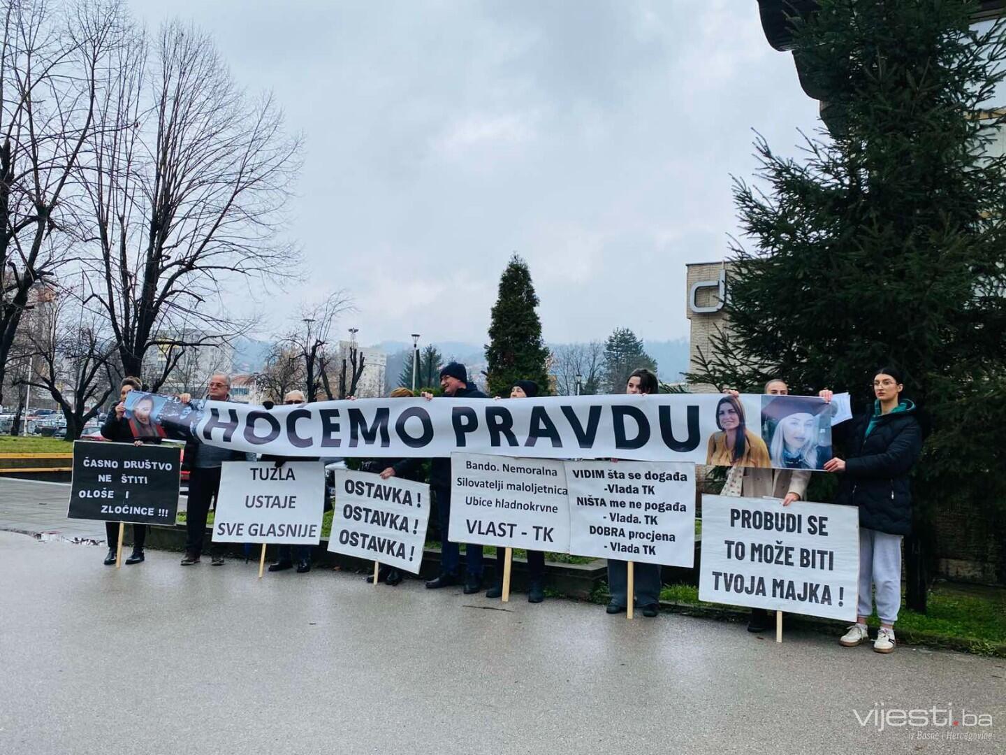 Na protestima u Tuzli tek dvadesetak građana: Nema promjena preko društvenih mreža
