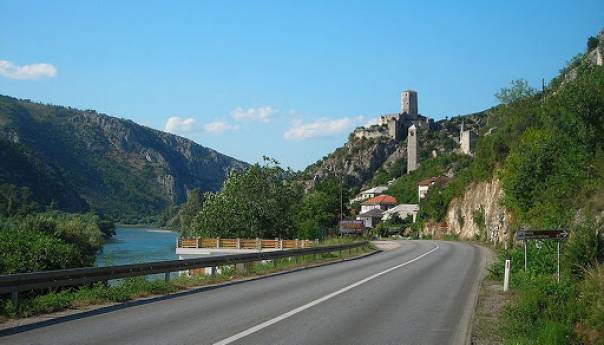 Na putevima u BiH saobraća se po pretežno suhom kolovozu