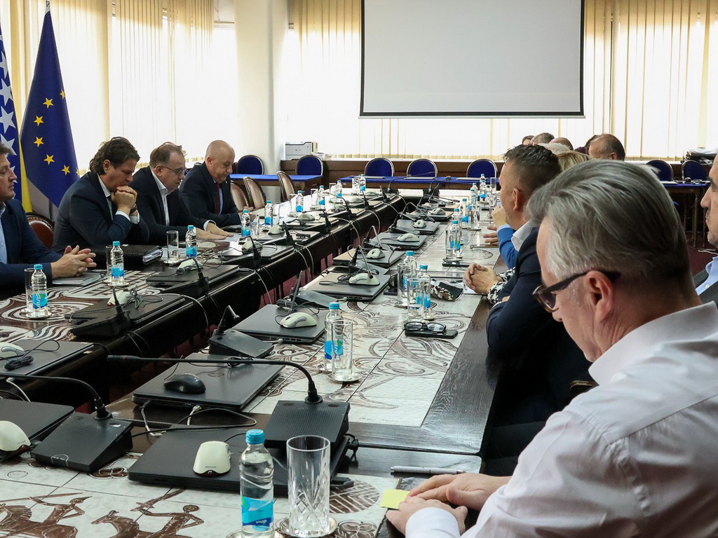 Na sastanku s premijerom Nikšićem usaglašena rješanja oko boračkog dodatka