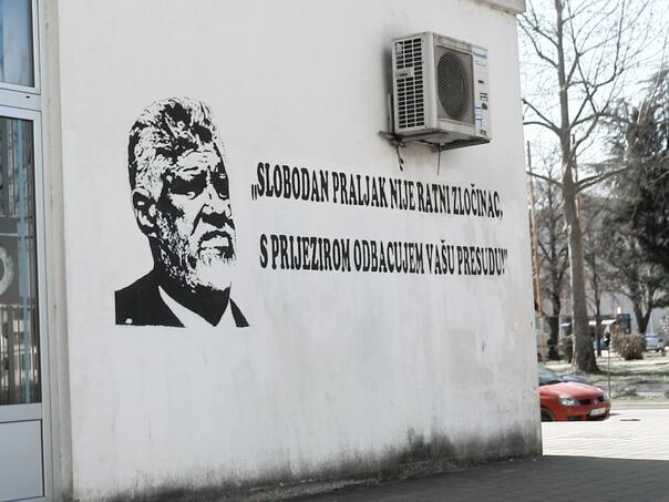 Nacistički simboli i mural ratnog zločinca u Čapljini - policija "žmiri"!