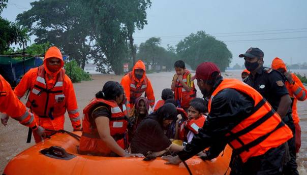 Najmanje 136 ljudi poginulo nakon obilnih kiša u Indiji