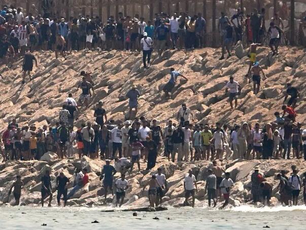 Najmanje 72 osobe poginule u masovnom prilivu migranata u špansku Ceutu