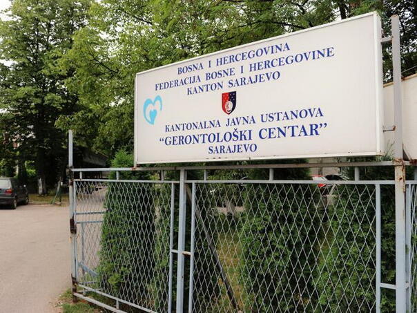 Nakon kašnjenja plaća u Gerontološkom centru oglasila se Vlada KS