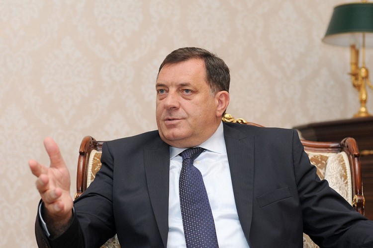 Nakon 'otcjepljenja' i peticije: Dodik sada traži povlačenje odluke