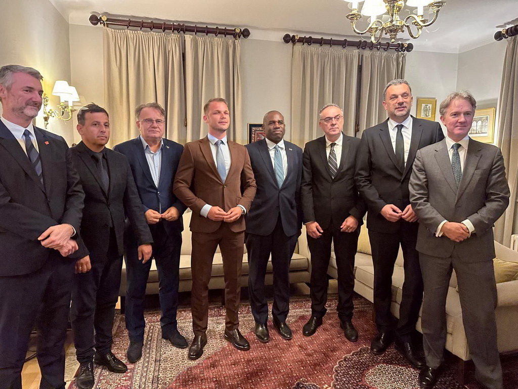 Nakon susreta sa britanskim ministrom najavljen sporazum stranaka
