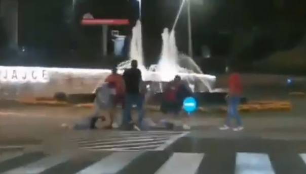 Nakon tuče u centru Jajca policija privela pet osoba