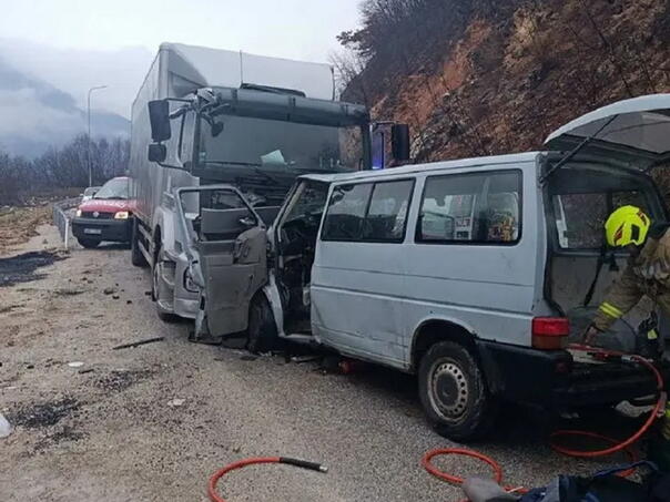 Nakon više sati na magistralnoj cesti Sarajevo-Pale saobraćaj pušten u oba smjera