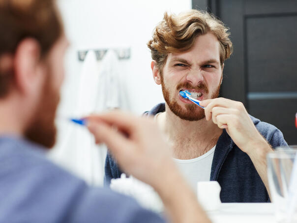 Namirnice i navike koje mogu oštetiti zube i povećati rizik od karijesa