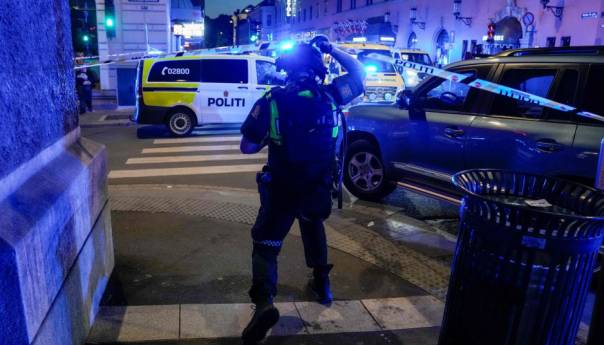 Naoružani napadač pucao po klubovima u Oslu, ubio dvoje