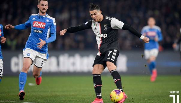 Napoli u derbiju srušio Juventus, Pjanić se povrijedio