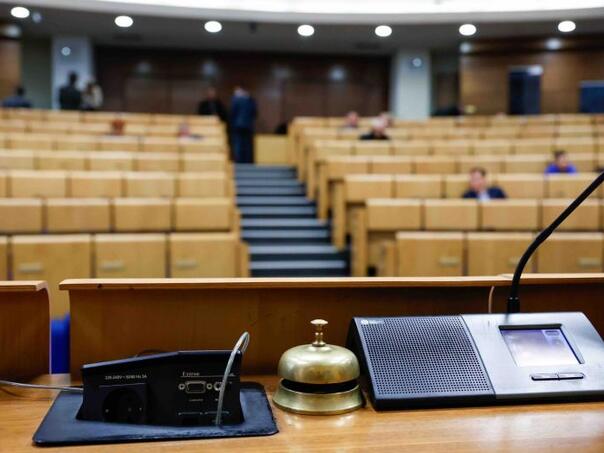 Naprasno otkazan Dom naroda: Zvanično bez krize, ali…