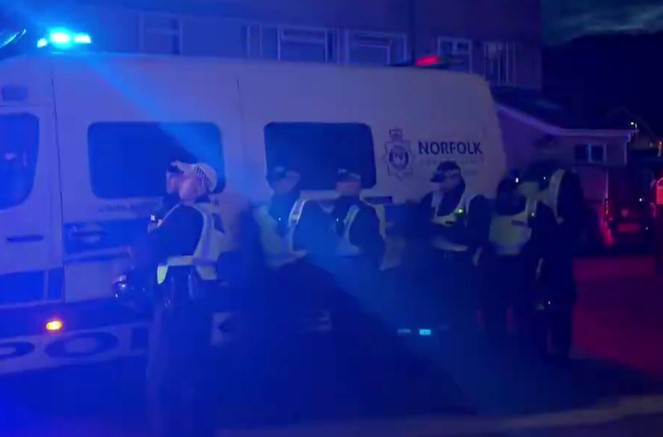 Nasilje eskaliralo u Britaniji: Policajka ugrizena, kuće napadnute i opljačkane