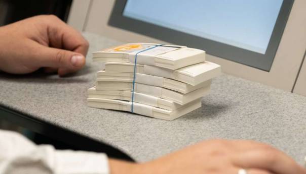 Nastavlja li se rast kamatnih stopa na kredite