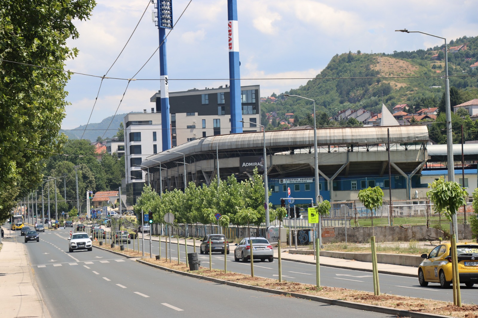 Nastavlja se ozelenjavanje u Novom Sarajevu: Blizu 100 novih stabala duž Bulevara Ivice Osima
