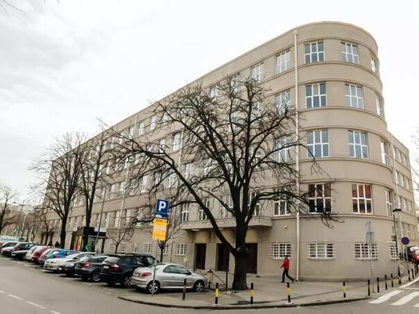 Nastavnica u beogradskoj gimnaziji suspendovana zbog bizarnog razloga