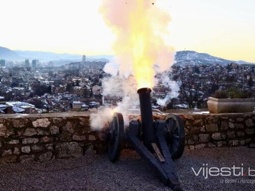 Nastupio ramazan: Pucanj topa najavio mjesec posta i molitve
