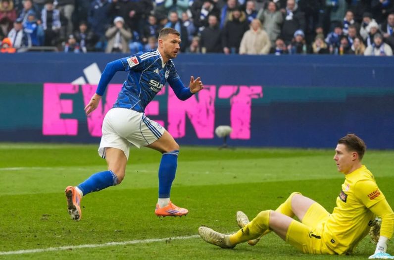 Navijači Schalkea u ekstazi zbog Džeke: "Prokleto je dobar"