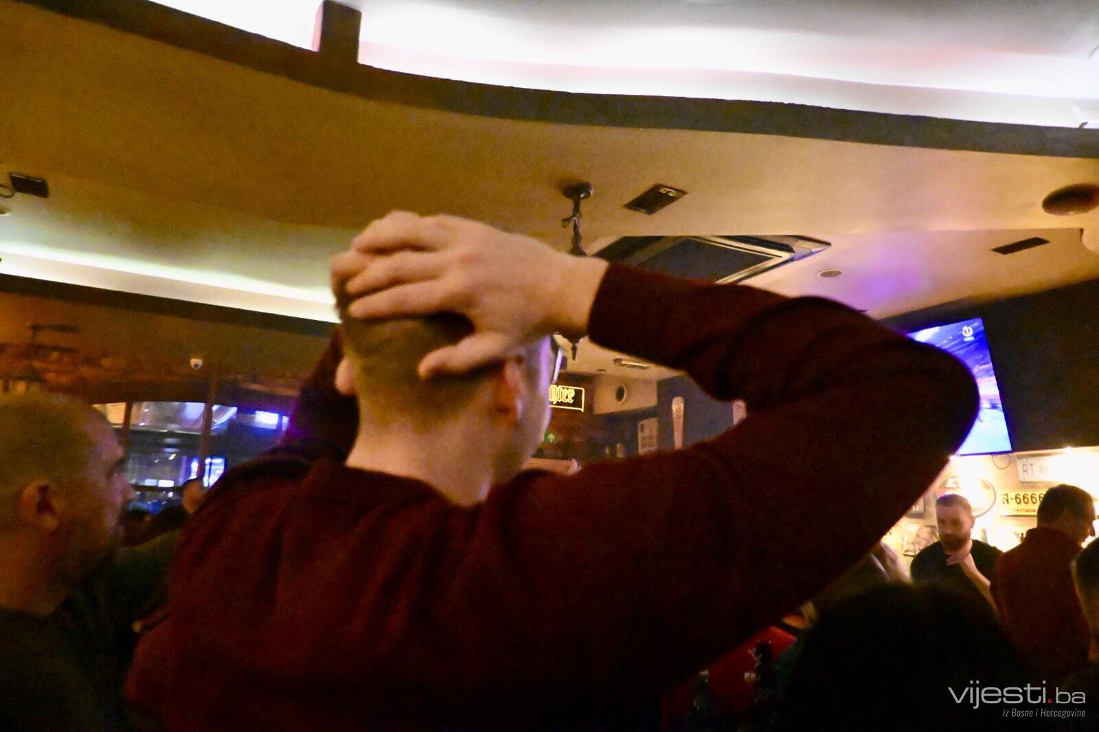 Navijači u Sarajevu tužni i razočarani nakon remija u Beču