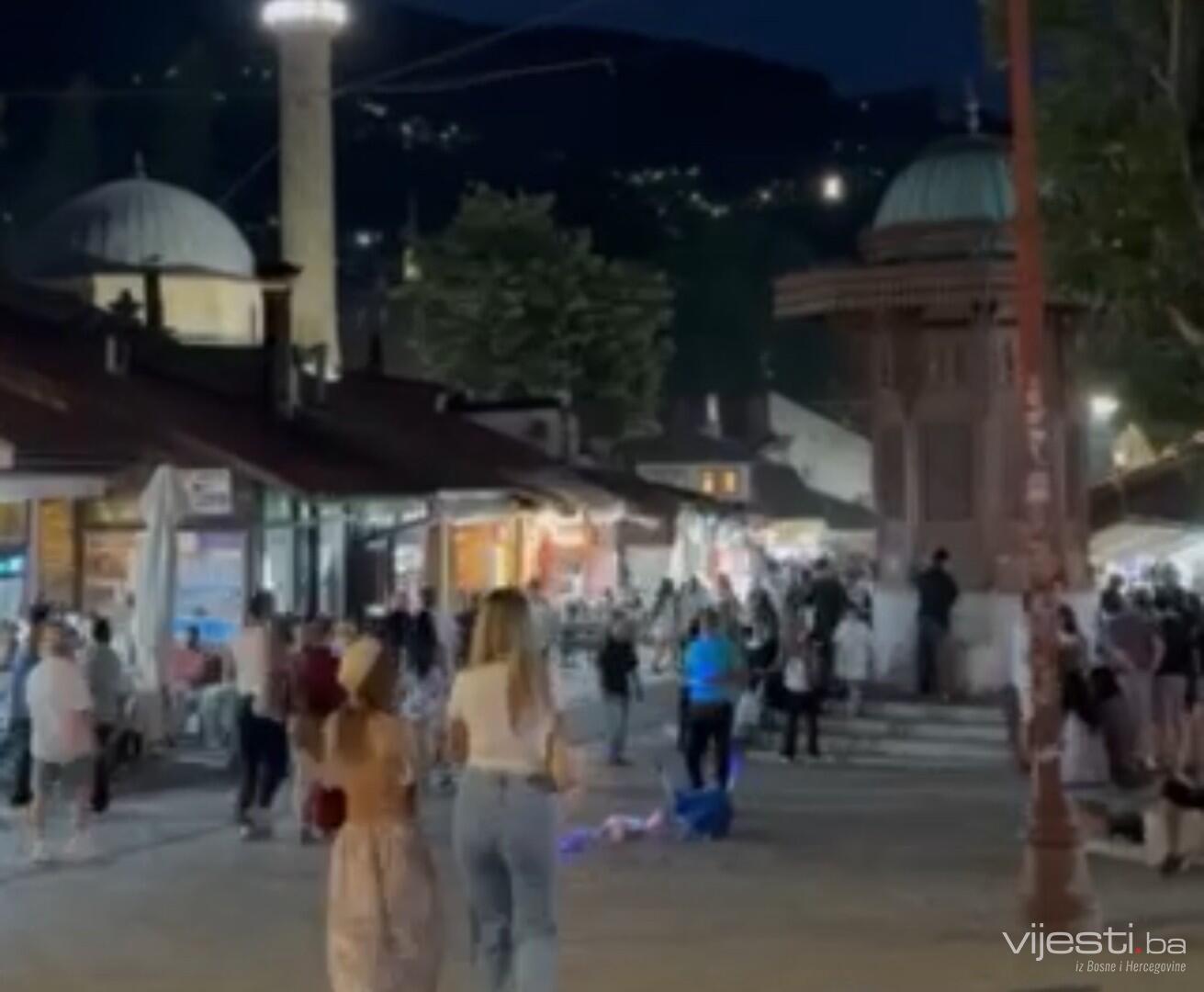 Nedopustivo: Sebilj na Baščaršiji u jeku sezone u mraku