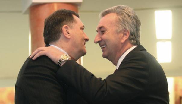 Nenaučene lekcije i konačni krah opozicije u RS