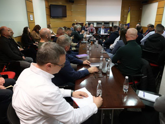 Neophodna zajednička inicijativa prevoznika, poslodavaca i institucija