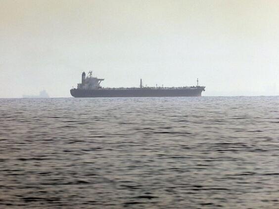 Nepoznati projektil pogodio tanker u Hormuškom moreuzu, dvoje povrijeđenih