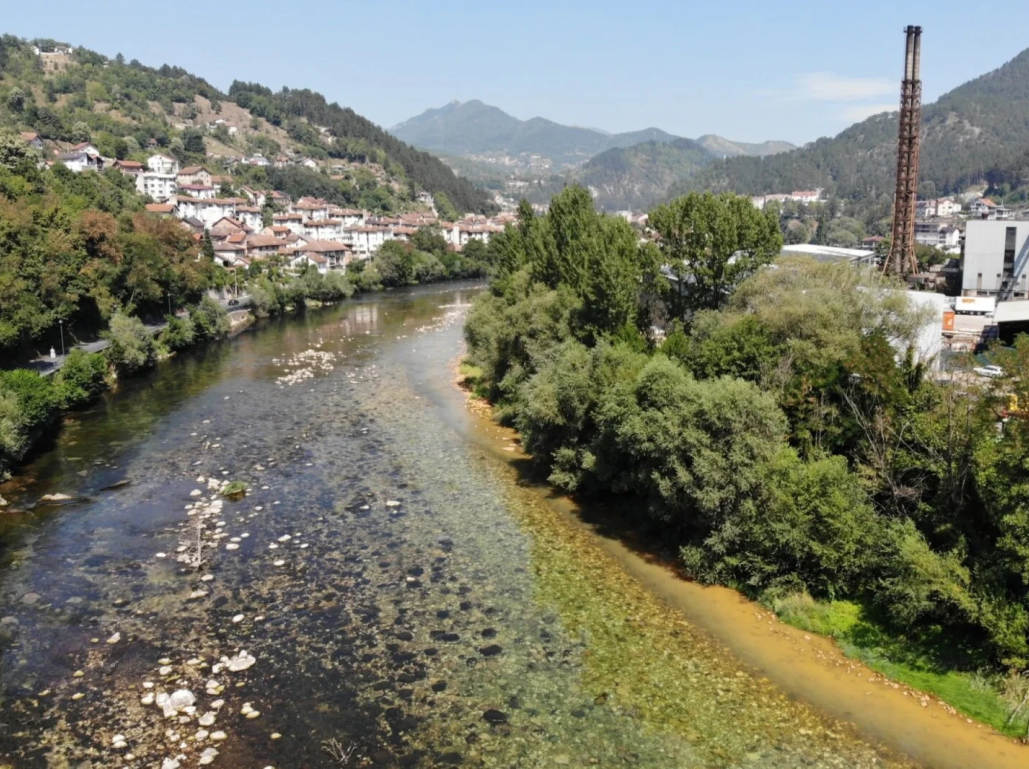 Neretva kod Konjica potpuno promijenila boju, šta se dešava?