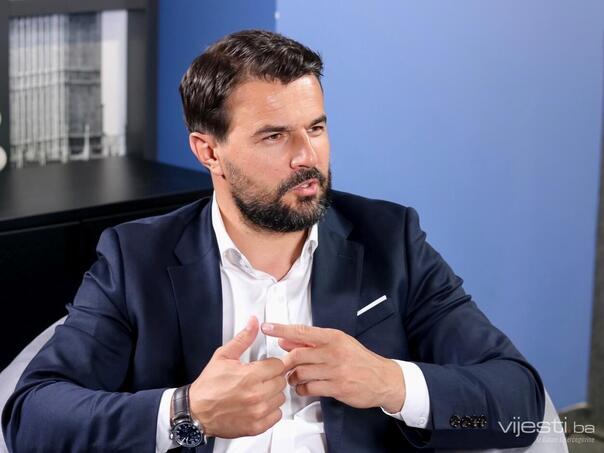 Nermin Muzur prvi put o životnom putu: Neću ostariti u politici